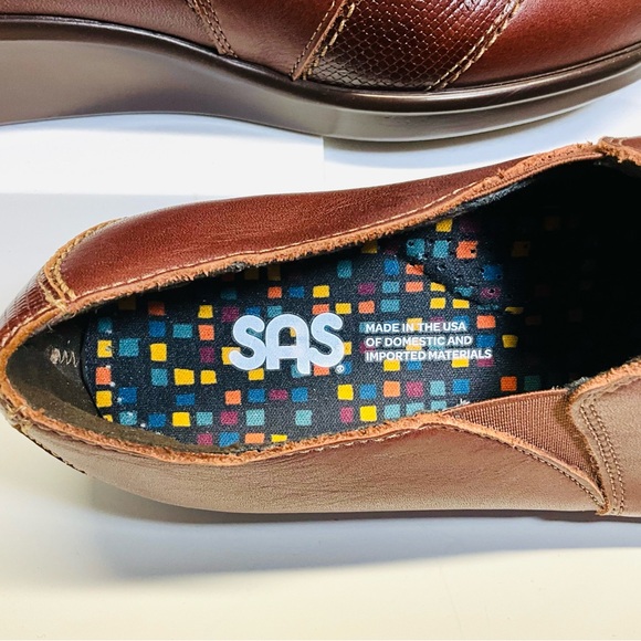 SAS Nora Slip On Brown Leather Loafer, Size 7.5 M - Picture 7 of 9